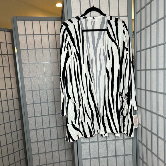 NWT LuLaRoe Caroline open A-Line Black and White Zebra Print Cardigan - Picture 1 of 4